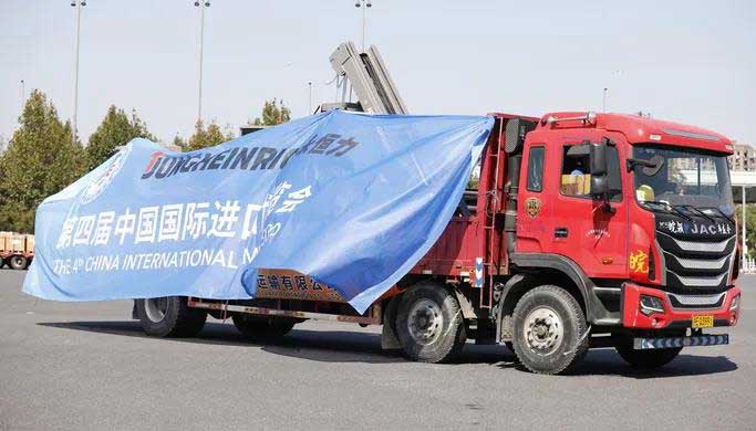 “大家伙”們來了，第四屆進(jìn)博會首批展品已進(jìn)館